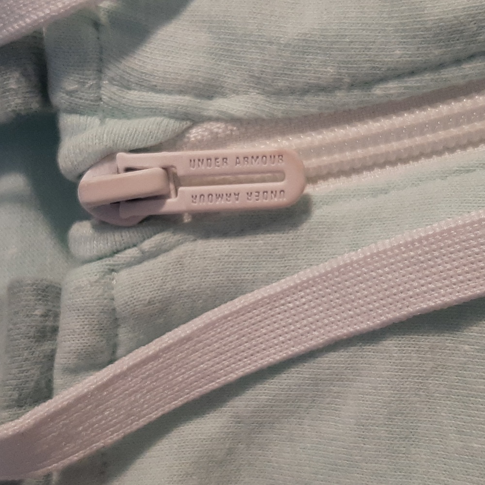 Lightweight under armour jacket - Picture 10 of 10